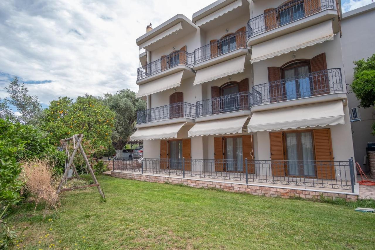 Coral Apartments Parga Buitenkant foto