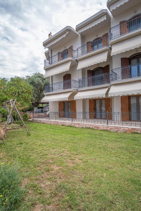 Coral Apartments Parga Buitenkant foto