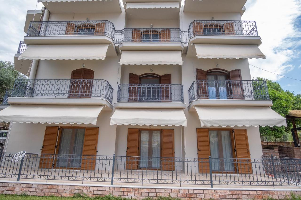 Coral Apartments Parga Buitenkant foto